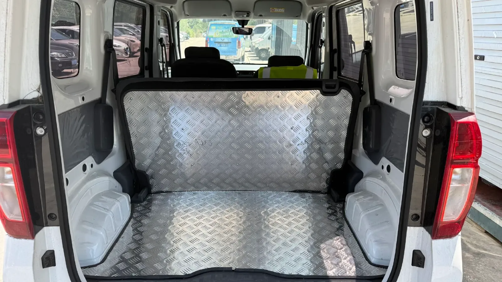 2025 WuLing ZhiGuang BEV 17.7KWH,autocango,china used car exporter,china ev exporter,chinese used car exporter,chinese used ev exporter