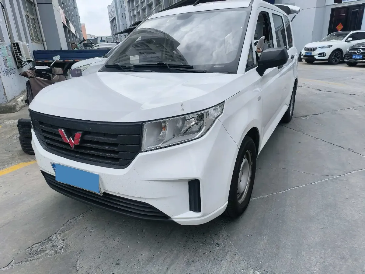2020 WuLing HongGuang Plus 1.5L 99HP L4 6MT,autocango,china used car exporter,china ev exporter,chinese used car exporter,chinese used ev exporter
