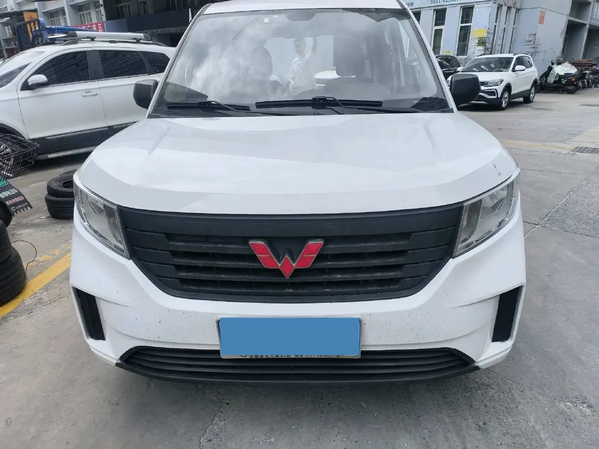 2020 WuLing HongGuang Plus 1.5L 99HP L4 6MT,autocango,china used car exporter,china ev exporter,chinese used car exporter,chinese used ev exporter