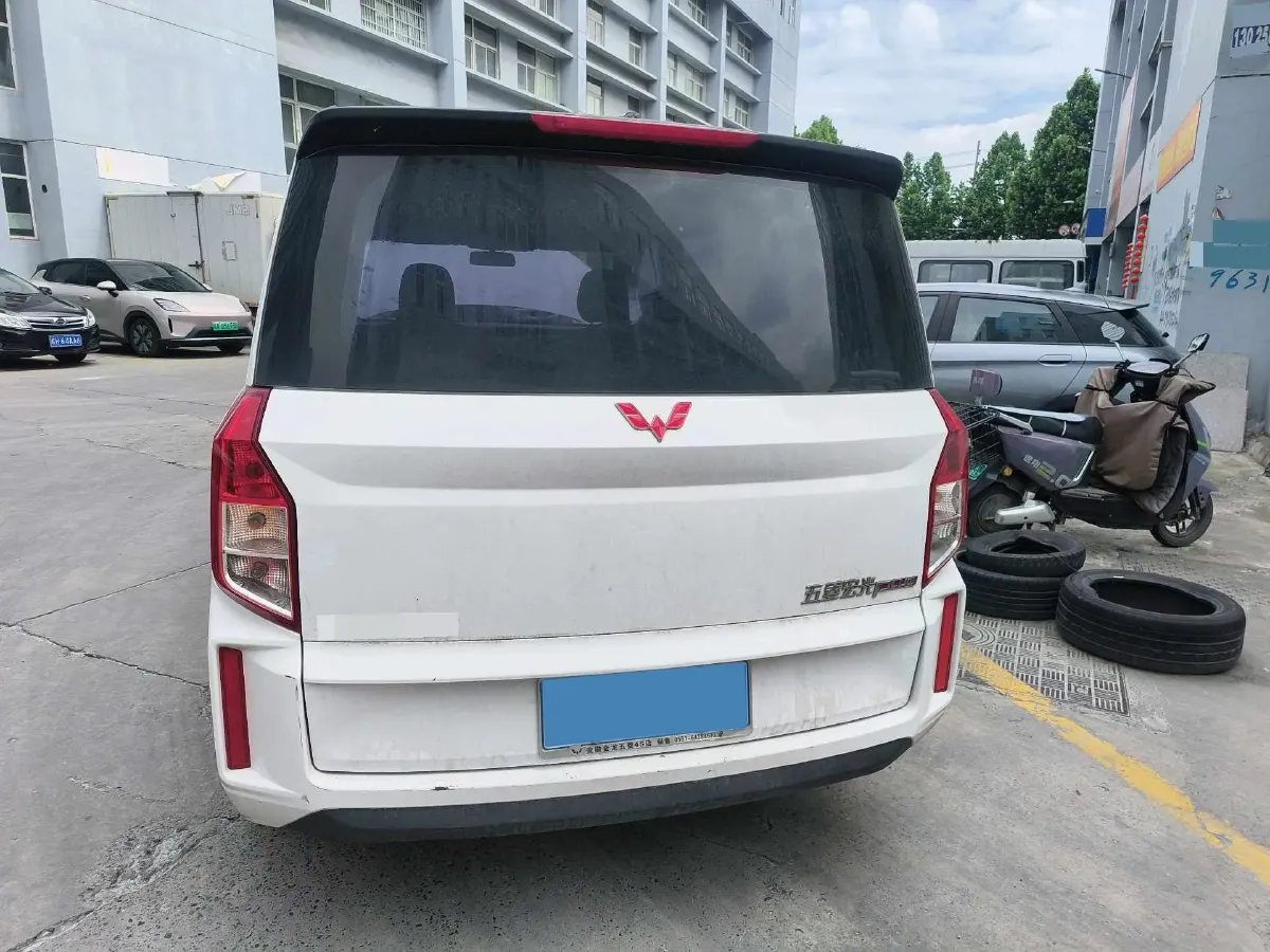 2020 WuLing HongGuang Plus 1.5L 99HP L4 6MT,autocango,china used car exporter,china ev exporter,chinese used car exporter,chinese used ev exporter
