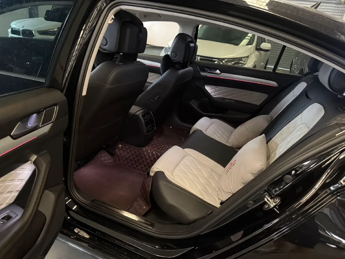 2023 Volkswagen Magotan 2.0T 186HP L4 7DCT,autocango,china used car exporter,china ev exporter,chinese used car exporter,chinese used ev exporter