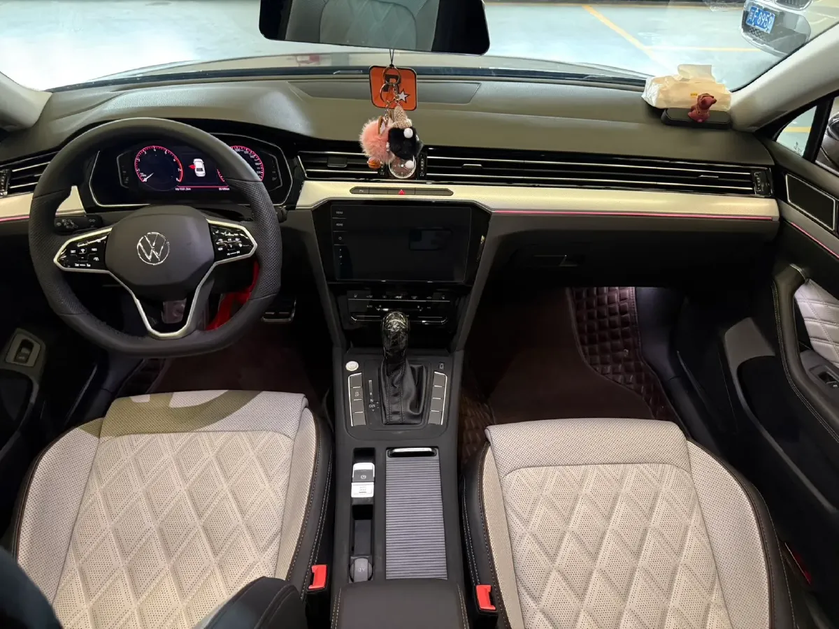 2023 Volkswagen Magotan 2.0T 186HP L4 7DCT,autocango,china used car exporter,china ev exporter,chinese used car exporter,chinese used ev exporter