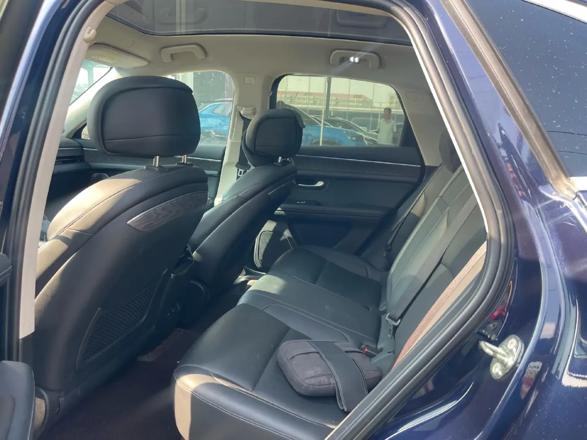 2022 Isuzu Mu-X 2.0T 220HP L4 8AT,autocango,china used car exporter,china ev exporter,chinese used car exporter,chinese used ev exporter