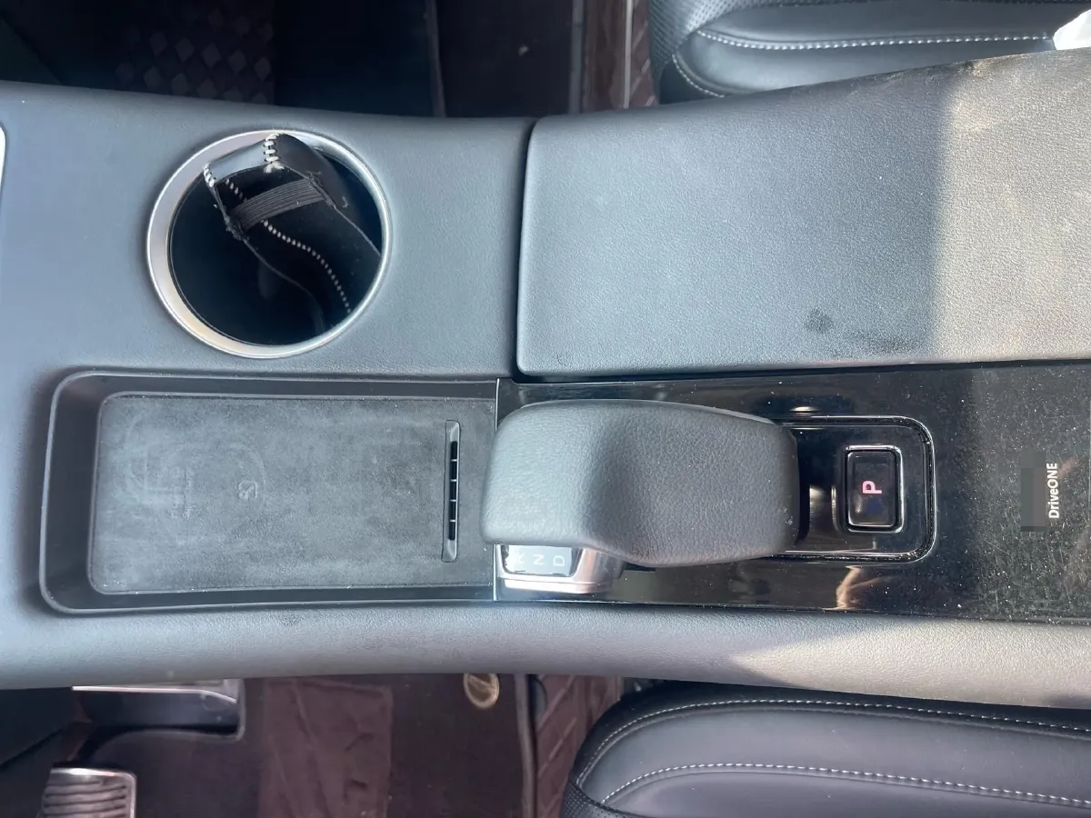 2022 Isuzu Mu-X 2.0T 220HP L4 8AT,autocango,china used car exporter,china ev exporter,chinese used car exporter,chinese used ev exporter