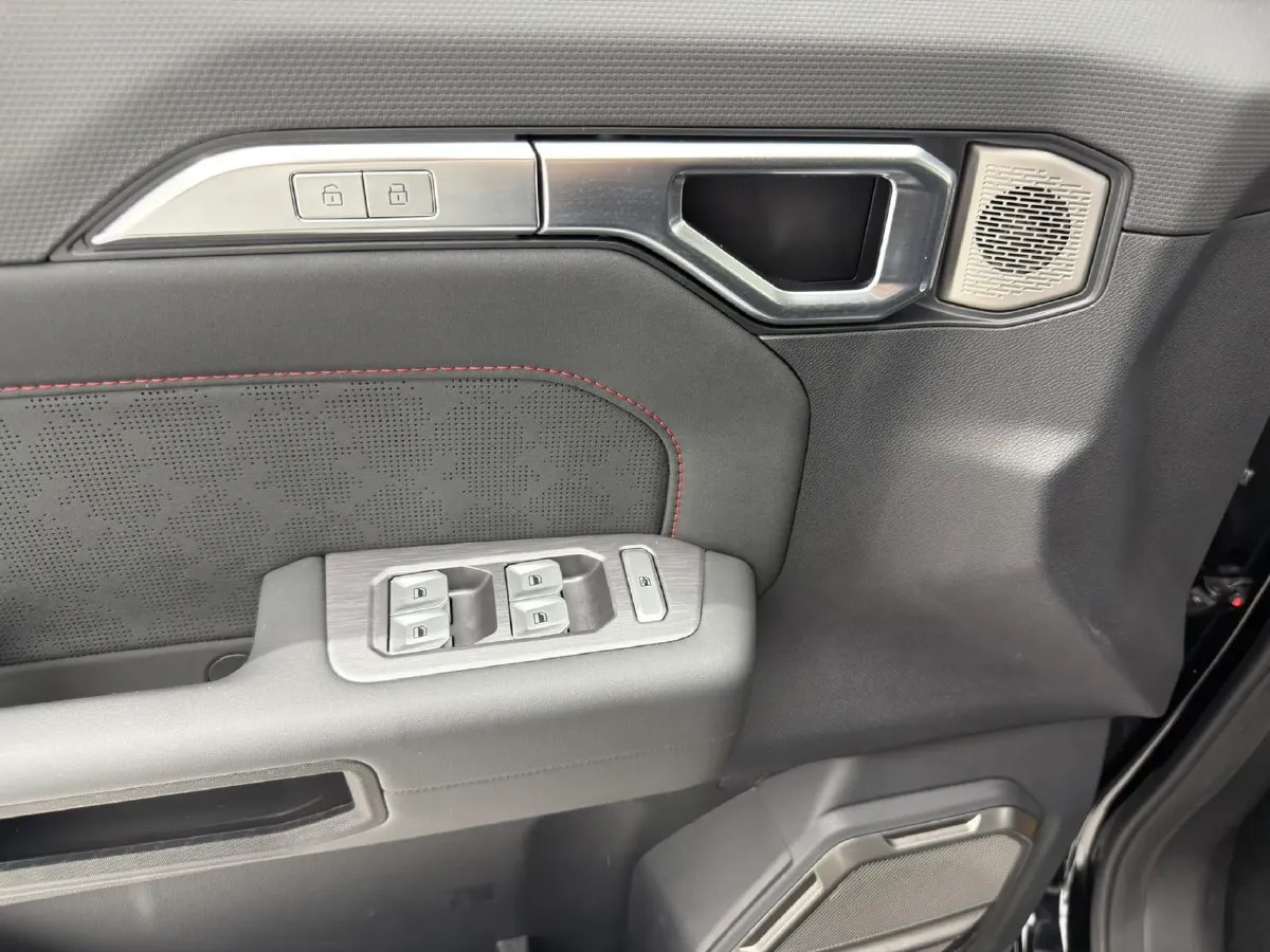 2025 Jetour Traveller 2.0T 254HP L4 8AT,autocango,china used car exporter,china ev exporter,chinese used car exporter,chinese used ev exporter