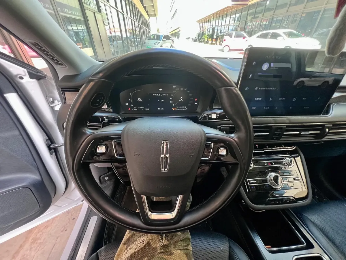2021 Lincoln Corsair 2.0T 245HP L4 8AT,autocango,china used car exporter,china ev exporter,chinese used car exporter,chinese used ev exporter