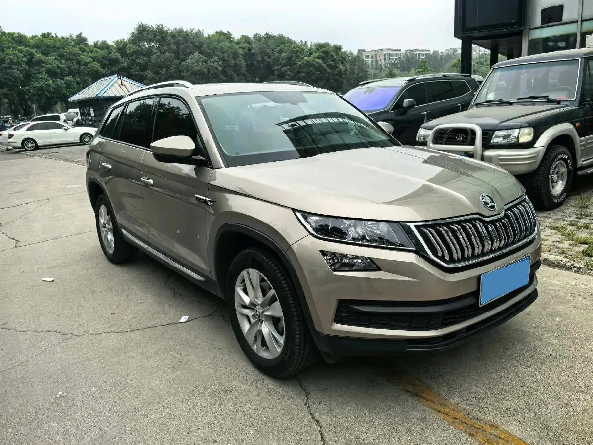 2018 Skoda Kodiak 2.0T 186HP L4 7DCT,autocango,china used car exporter,china ev exporter,chinese used car exporter,chinese used ev exporter