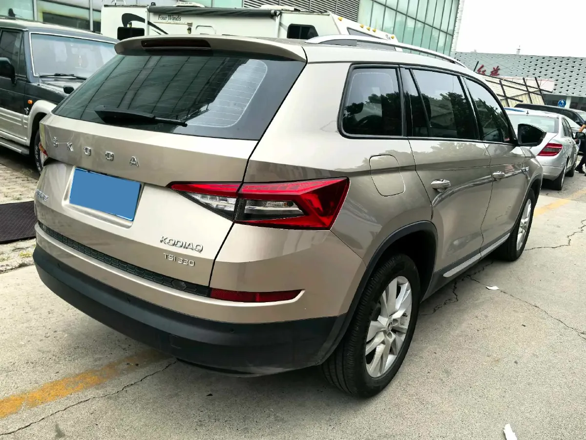 2018 Skoda Kodiak 2.0T 186HP L4 7DCT,autocango,china used car exporter,china ev exporter,chinese used car exporter,chinese used ev exporter