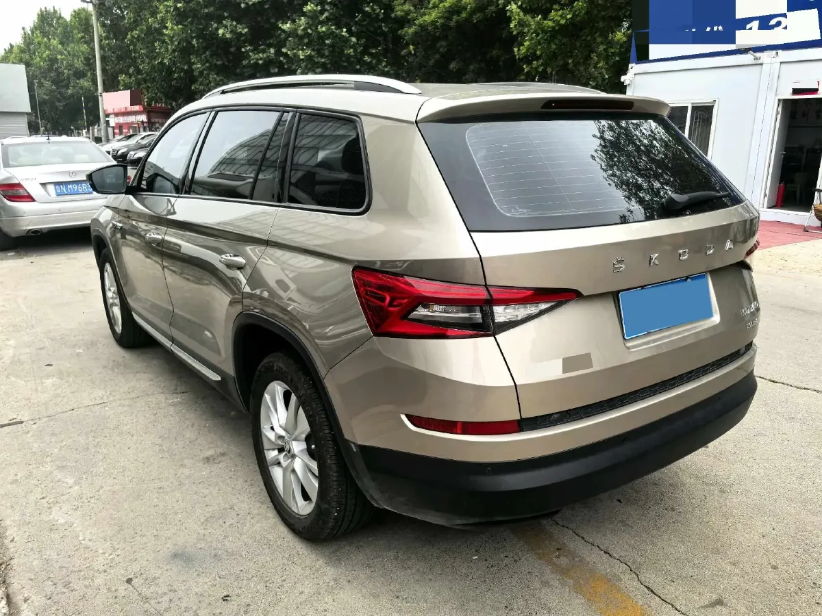 2018 Skoda Kodiak 2.0T 186HP L4 7DCT,autocango,china used car exporter,china ev exporter,chinese used car exporter,chinese used ev exporter