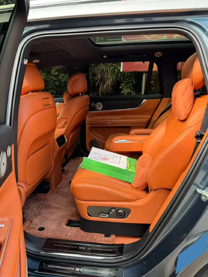2024 AITO AITO M9 1.5T 152HP L4 REEV 42KWH,autocango,china used car exporter,china ev exporter,chinese used car exporter,chinese used ev exporter