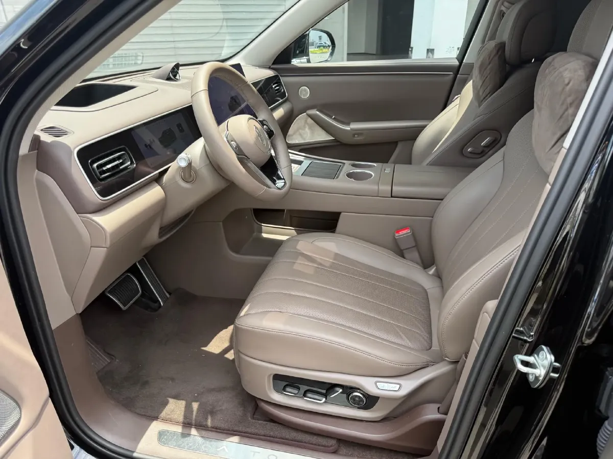 2026 AITO AITO M7 REEV 160HP REEV,autocango,china used car exporter,china ev exporter,chinese used car exporter,chinese used ev exporter