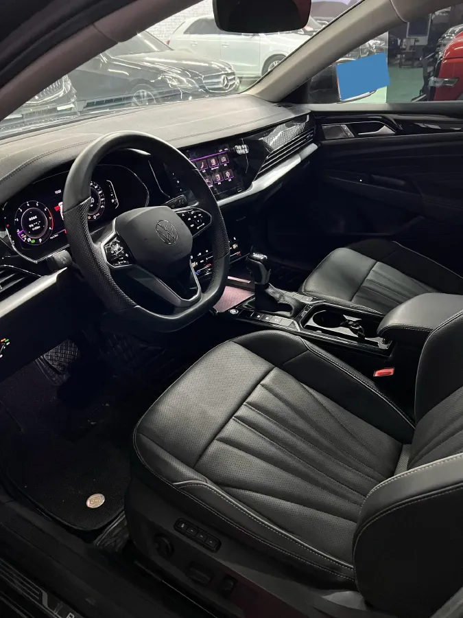 2024 Volkswagen Passat 2.0T 186HP L4 7DCT,autocango,china used car exporter,china ev exporter,chinese used car exporter,chinese used ev exporter
