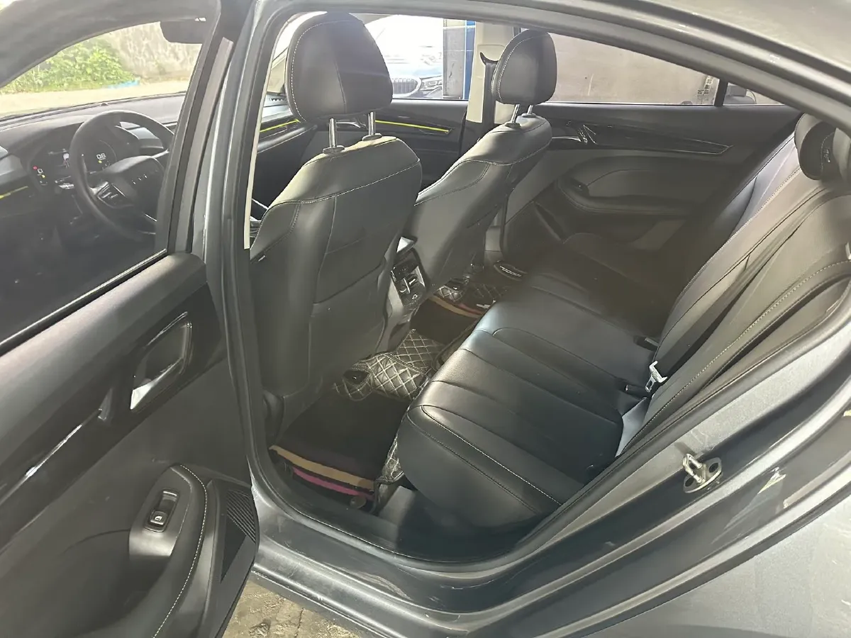 2021 Roewe i5 1.5L 120HP L4 CVT,autocango,china used car exporter,china ev exporter,chinese used car exporter,chinese used ev exporter
