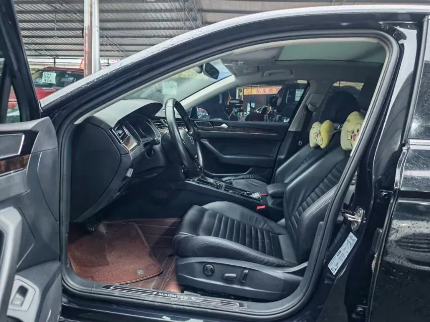 2019 Volkswagen Magotan 2.0T 186HP L4 7DCT,autocango,china used car exporter,china ev exporter,chinese used car exporter,chinese used ev exporter