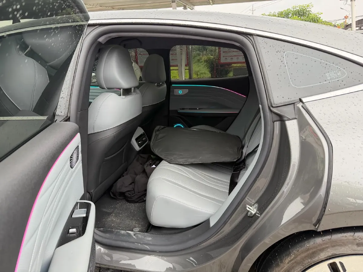 2024 Geely Galaxy E8 BEV 62KWH,autocango,china used car exporter,china ev exporter,chinese used car exporter,chinese used ev exporter