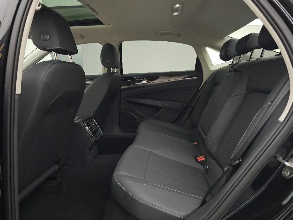 2024 Volkswagen Passat 1.4T 150HP L4 7DCT,autocango,china used car exporter,china ev exporter,chinese used car exporter,chinese used ev exporter