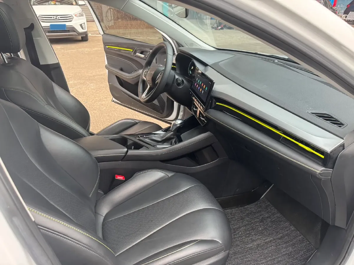 2021 Roewe i5 1.5L 120HP L4 CVT,autocango,china used car exporter,china ev exporter,chinese used car exporter,chinese used ev exporter