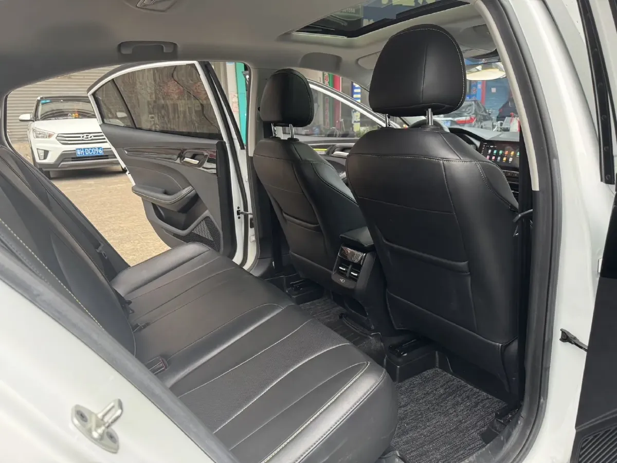 2021 Roewe i5 1.5L 120HP L4 CVT,autocango,china used car exporter,china ev exporter,chinese used car exporter,chinese used ev exporter