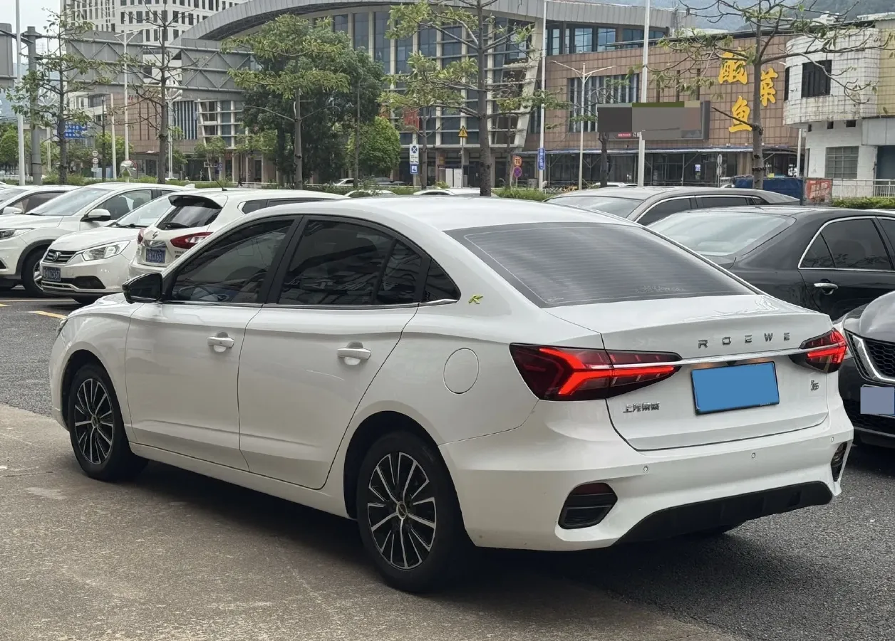 2021 Roewe i5 1.5L 120HP L4 CVT,autocango,china used car exporter,china ev exporter,chinese used car exporter,chinese used ev exporter
