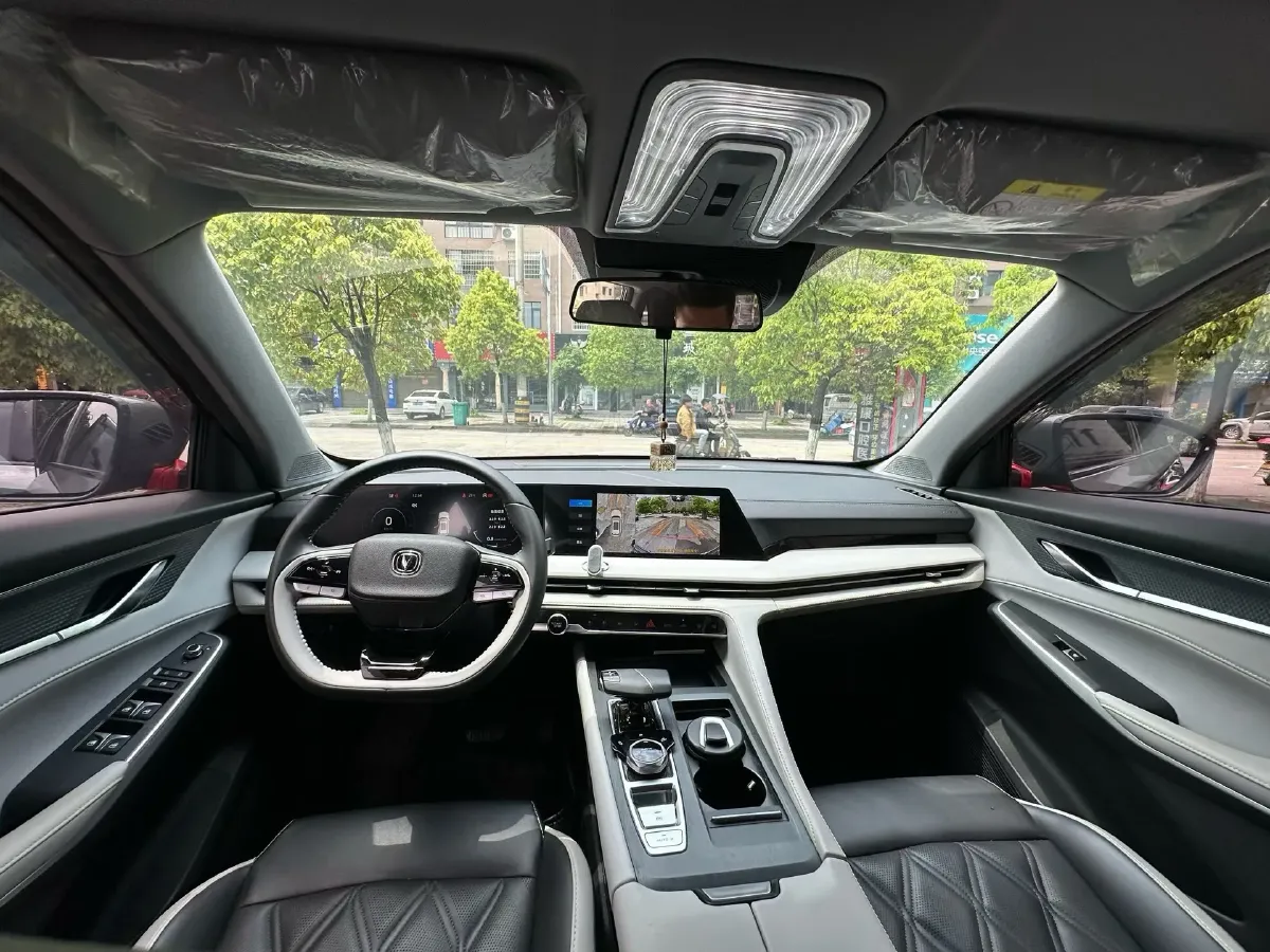2023 ChangAn CS75 Plus 2.0T 233HP L4 8AT,autocango,china used car exporter,china ev exporter,chinese used car exporter,chinese used ev exporter