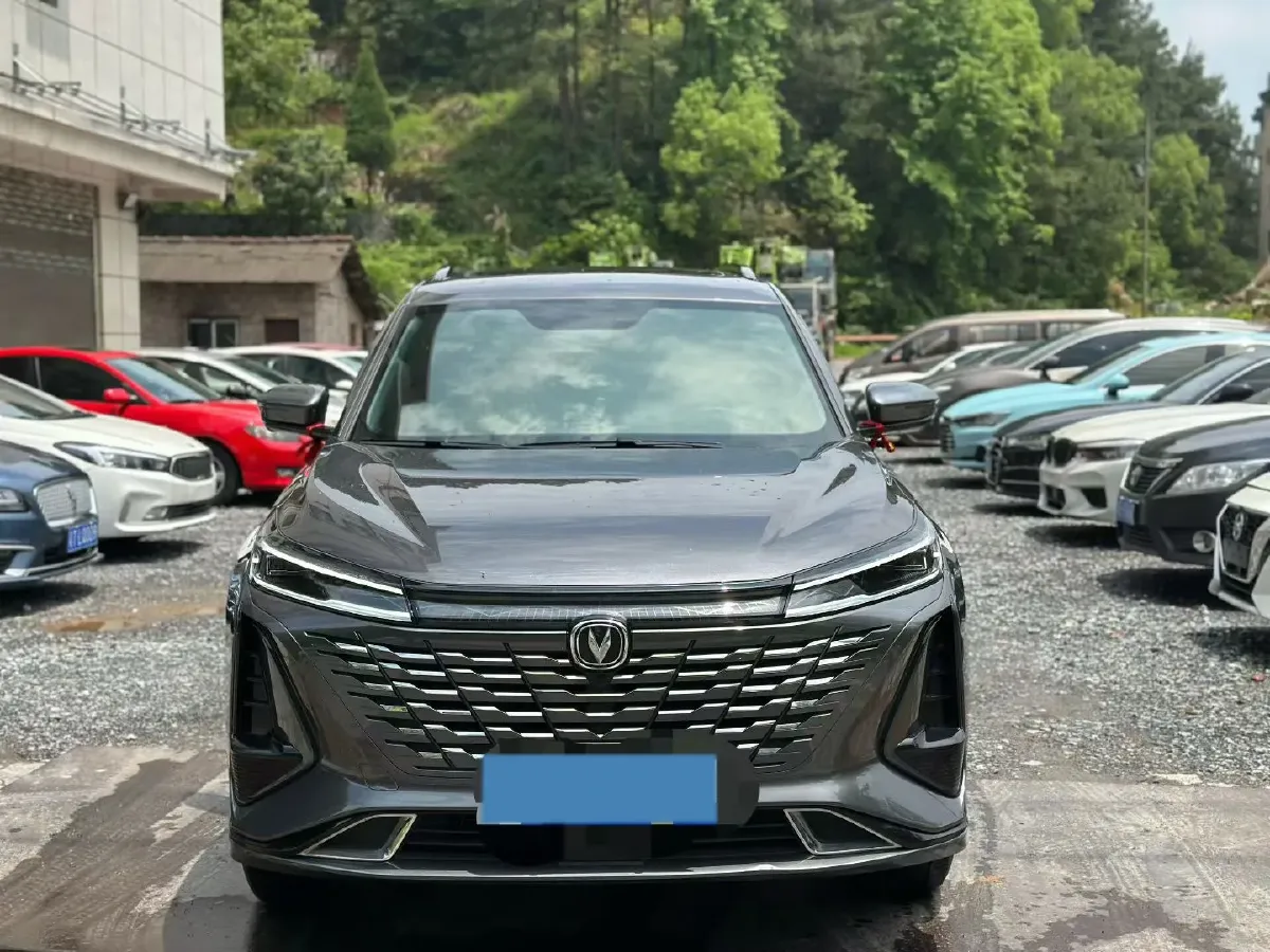 2023 ChangAn CS75 Plus 2.0T 233HP L4 8AT,autocango,china used car exporter,china ev exporter,chinese used car exporter,chinese used ev exporter