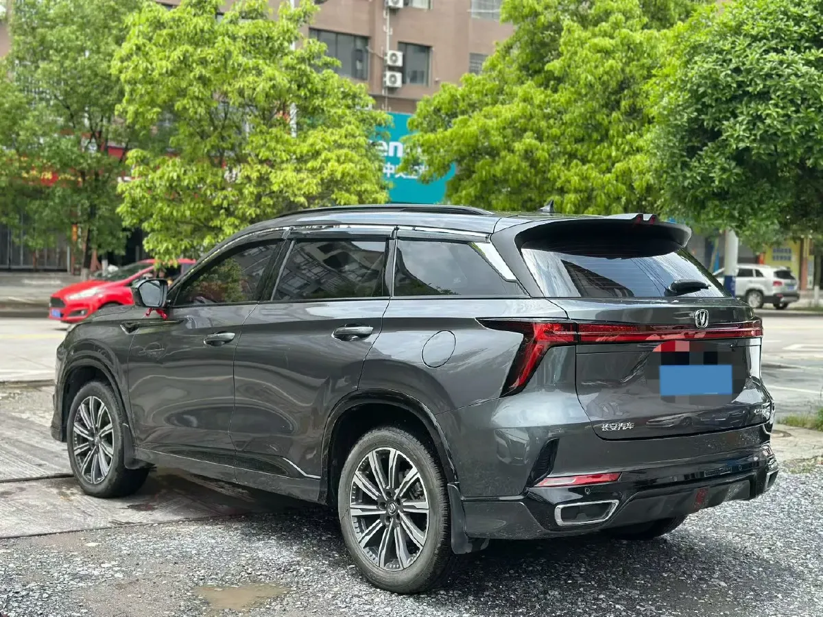 2023 ChangAn CS75 Plus 2.0T 233HP L4 8AT,autocango,china used car exporter,china ev exporter,chinese used car exporter,chinese used ev exporter