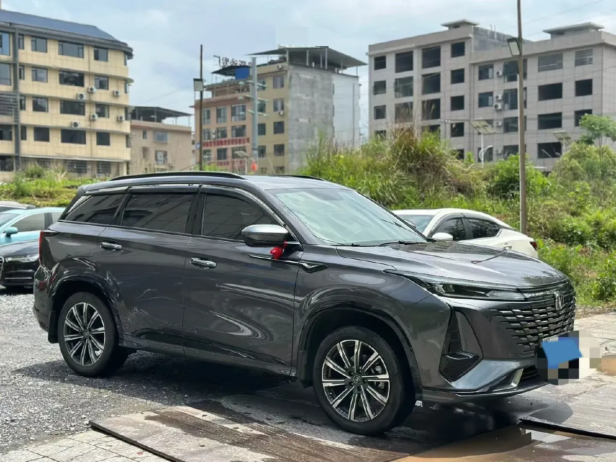 2023 ChangAn CS75 Plus 2.0T 233HP L4 8AT,autocango,china used car exporter,china ev exporter,chinese used car exporter,chinese used ev exporter