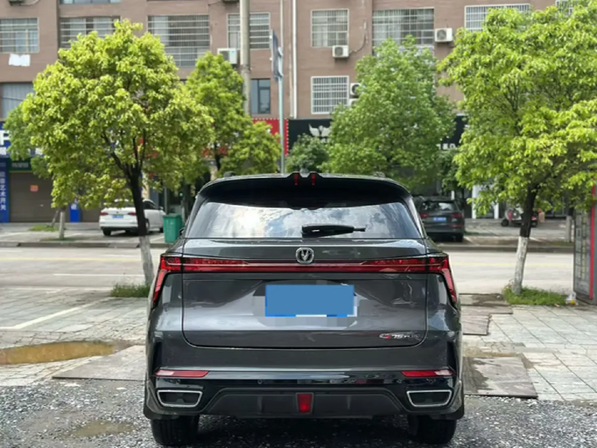 2023 ChangAn CS75 Plus 2.0T 233HP L4 8AT,autocango,china used car exporter,china ev exporter,chinese used car exporter,chinese used ev exporter