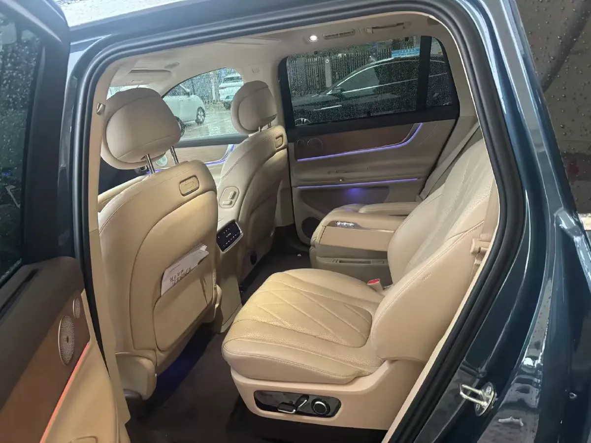 2024 AITO AITO M9 1.5T 152HP L4 REEV 42KWH,autocango,china used car exporter,china ev exporter,chinese used car exporter,chinese used ev exporter
