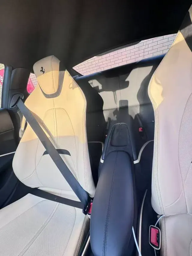 2020 Ferrari Roma 3.9T 620HP V8 8DCT,autocango,china used car exporter,china ev exporter,chinese used car exporter,chinese used ev exporter