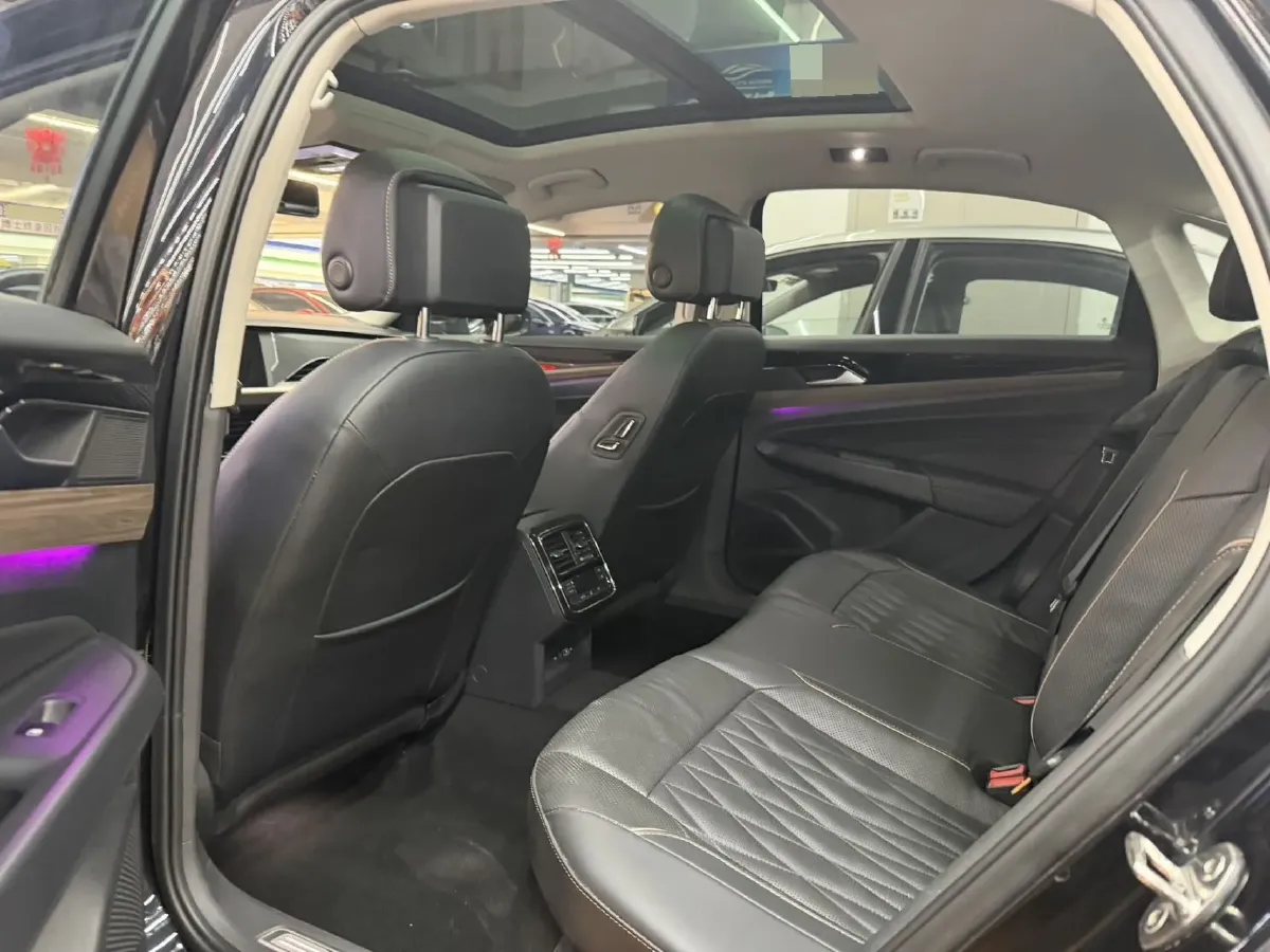 2020 Volkswagen Passat 2.0T 186HP L4 7DCT,autocango,china used car exporter,china ev exporter,chinese used car exporter,chinese used ev exporter
