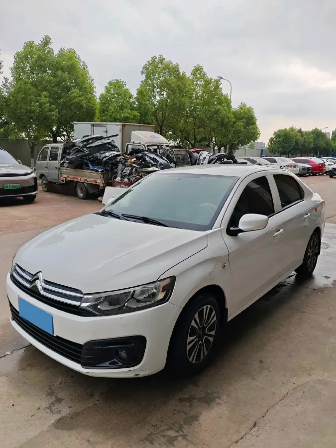 2017 HuangHai XiangLong 2.8T 102HP L4 5MT,autocango,china used car exporter,china ev exporter,chinese used car exporter,chinese used ev exporter