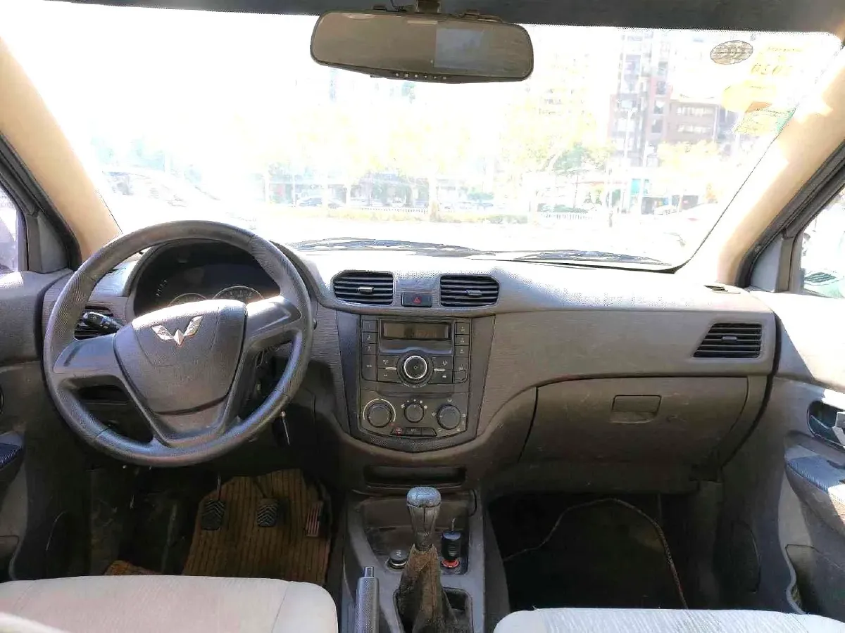 2015 WuLing HongGuang 1.5L 112HP L4 5MT,autocango,china used car exporter,china ev exporter,chinese used car exporter,chinese used ev exporter