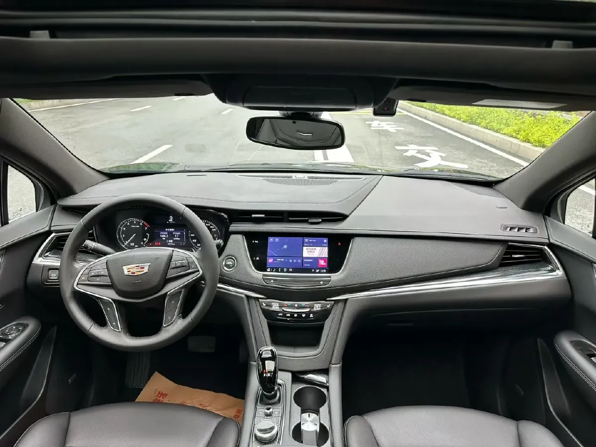 2023 Cadillac XT5 2.0T 237HP L4 9AT,autocango,china used car exporter,china ev exporter,chinese used car exporter,chinese used ev exporter