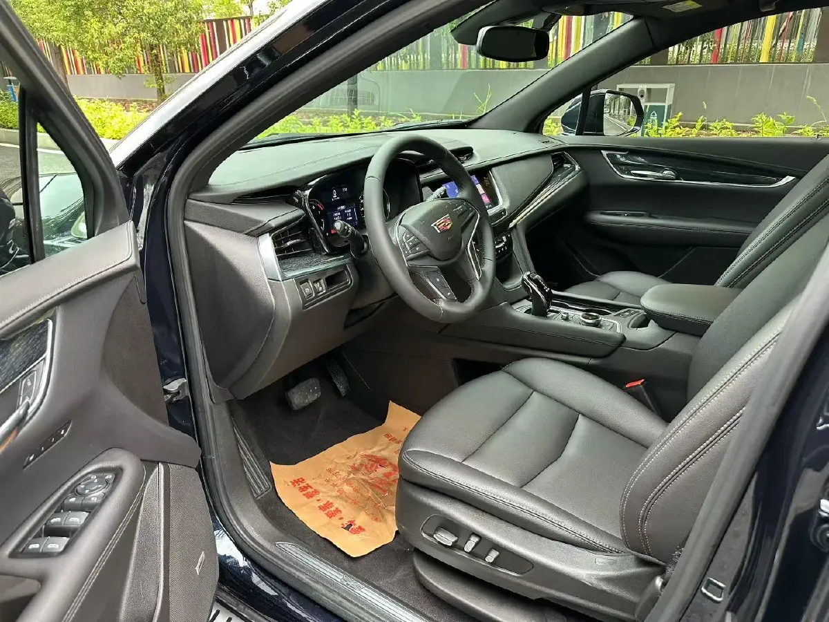 2023 Cadillac XT5 2.0T 237HP L4 9AT,autocango,china used car exporter,china ev exporter,chinese used car exporter,chinese used ev exporter