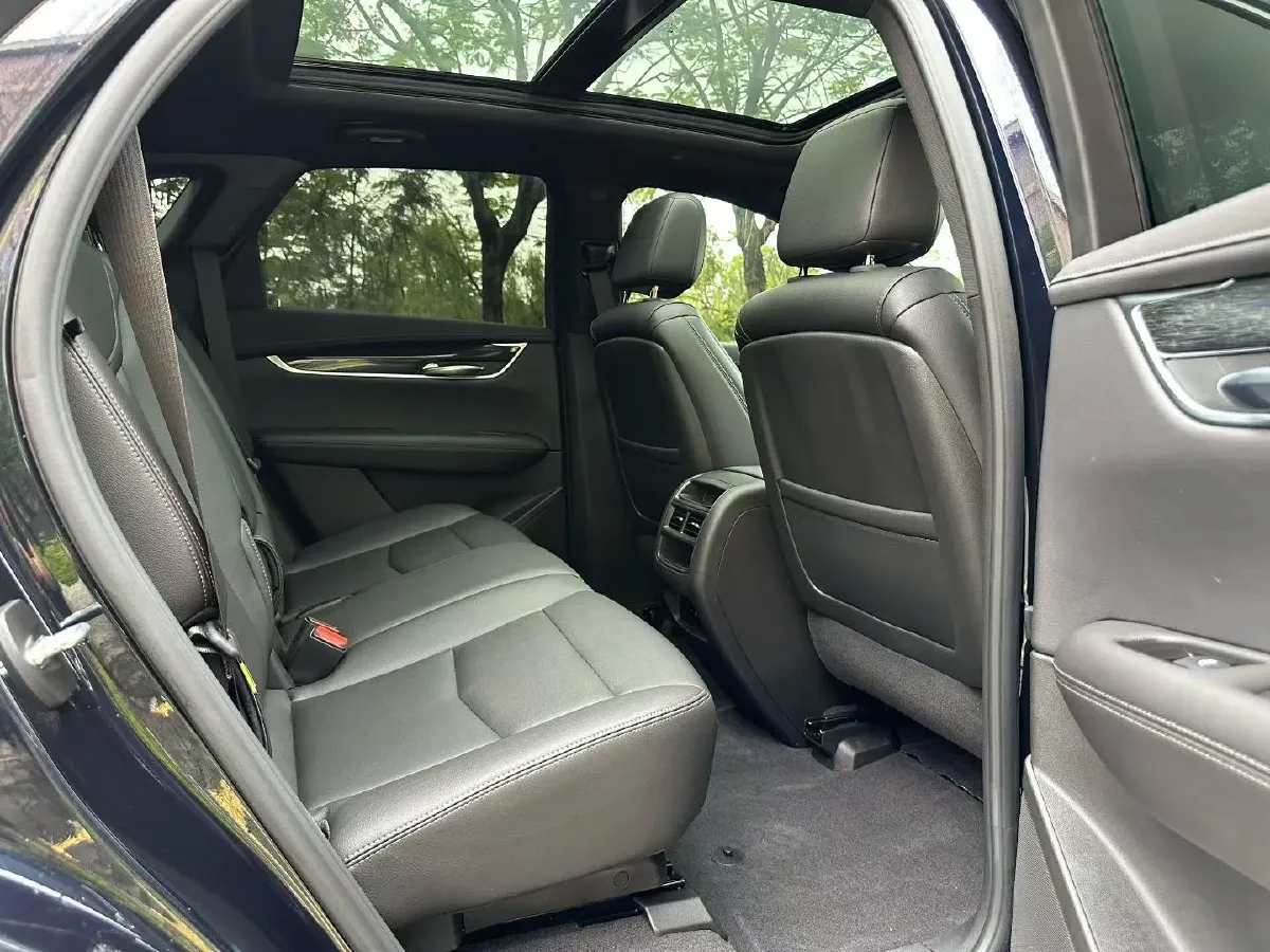 2023 Cadillac XT5 2.0T 237HP L4 9AT,autocango,china used car exporter,china ev exporter,chinese used car exporter,chinese used ev exporter