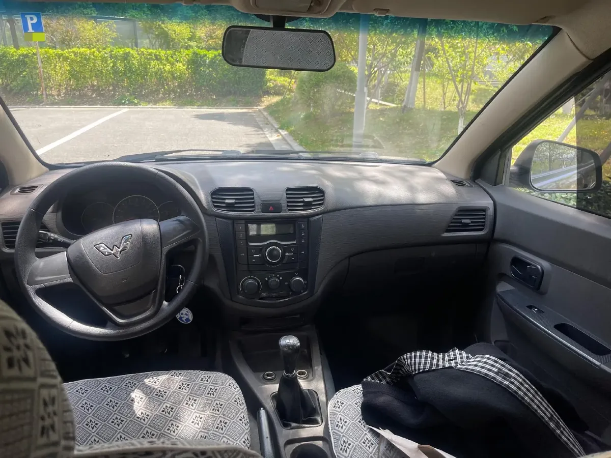 2018 WuLing HongGuang 1.2L 82HP L4 5MT,autocango,china used car exporter,china ev exporter,chinese used car exporter,chinese used ev exporter