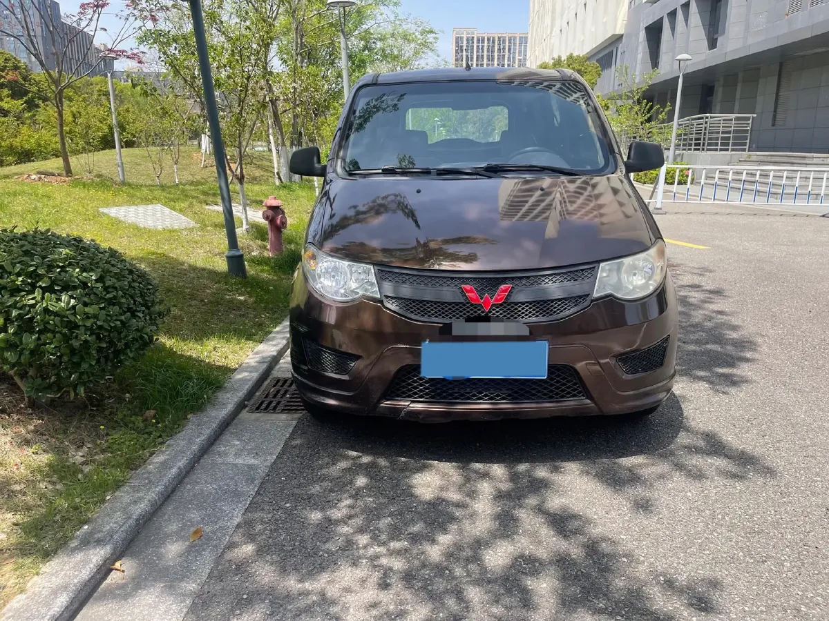2018 WuLing HongGuang 1.2L 82HP L4 5MT,autocango,china used car exporter,china ev exporter,chinese used car exporter,chinese used ev exporter