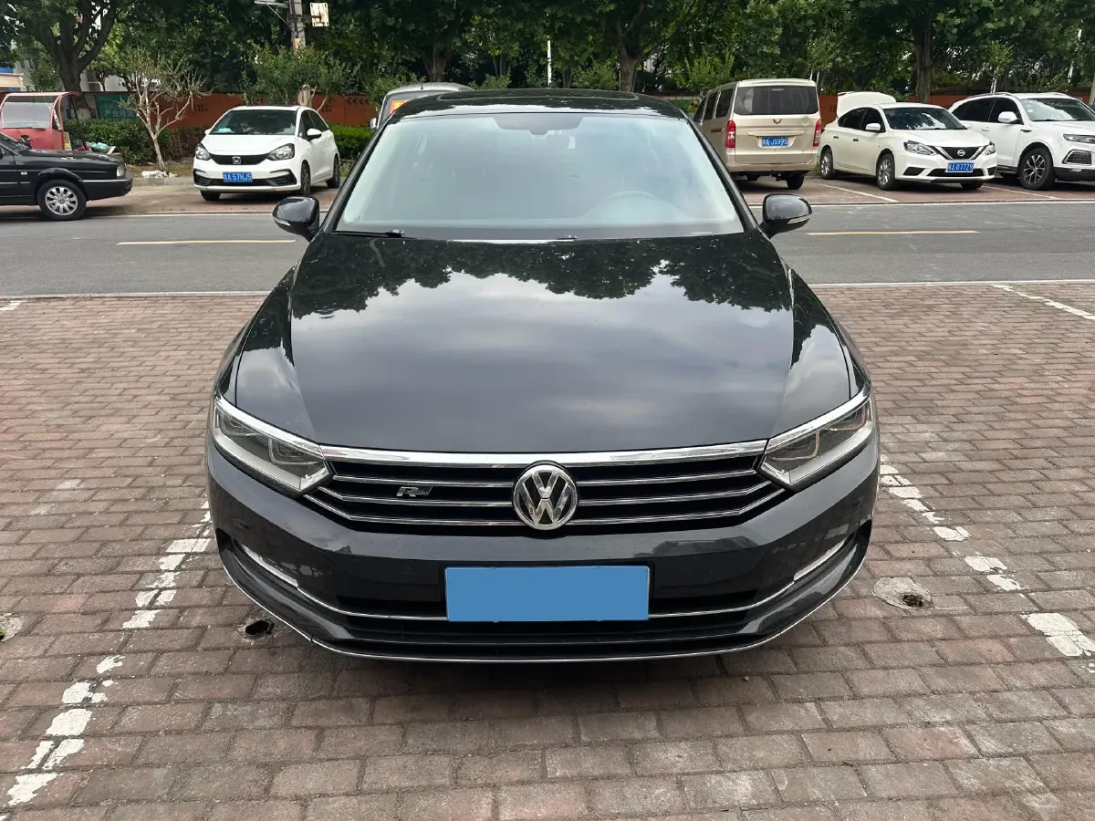 2018 Volkswagen Magotan 1.8T 180HP L4 7DCT,autocango,china used car exporter,china ev exporter,chinese used car exporter,chinese used ev exporter