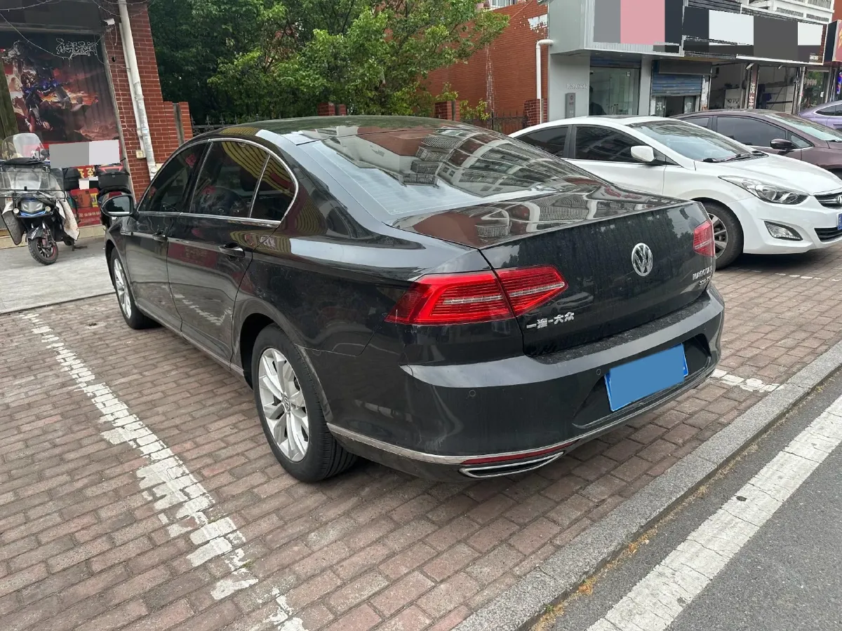2018 Volkswagen Magotan 1.8T 180HP L4 7DCT,autocango,china used car exporter,china ev exporter,chinese used car exporter,chinese used ev exporter