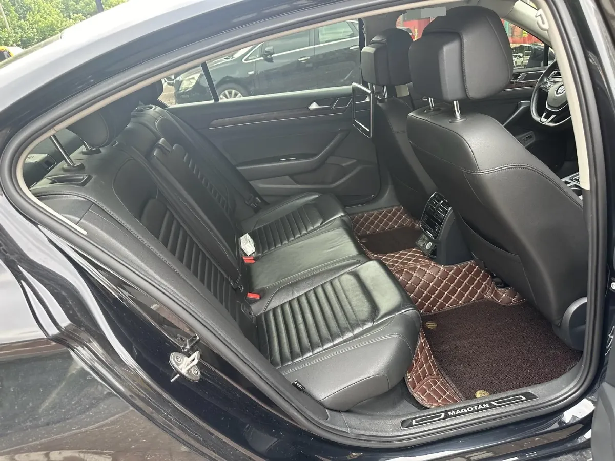 2018 Volkswagen Magotan 1.8T 180HP L4 7DCT,autocango,china used car exporter,china ev exporter,chinese used car exporter,chinese used ev exporter