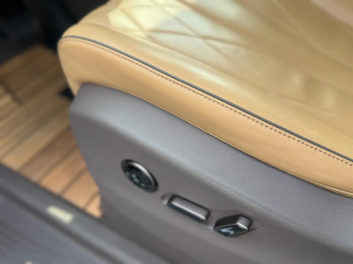 2022 Mercedes-Benz GLC Class 2.0T 197HP L4 9AT,autocango,china used car exporter,china ev exporter,chinese used car exporter,chinese used ev exporter