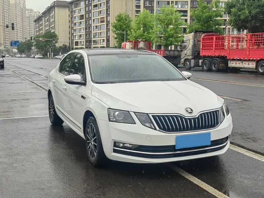 2018 Skoda Octavia 1.2T 116HP L4 7DCT,autocango,china used car exporter,china ev exporter,chinese used car exporter,chinese used ev exporter