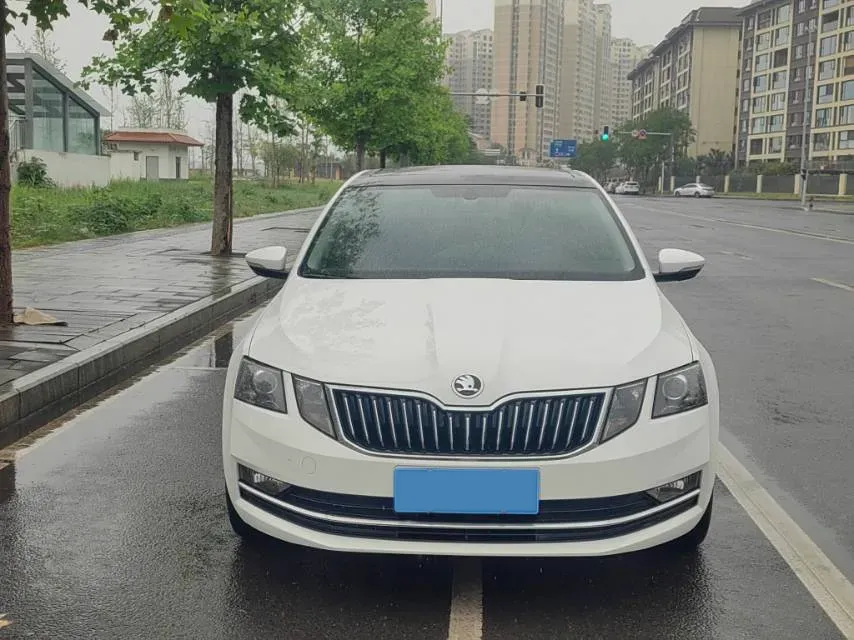 2018 Skoda Octavia 1.2T 116HP L4 7DCT,autocango,china used car exporter,china ev exporter,chinese used car exporter,chinese used ev exporter