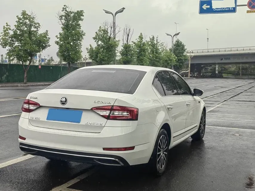 2018 Skoda Octavia 1.2T 116HP L4 7DCT,autocango,china used car exporter,china ev exporter,chinese used car exporter,chinese used ev exporter