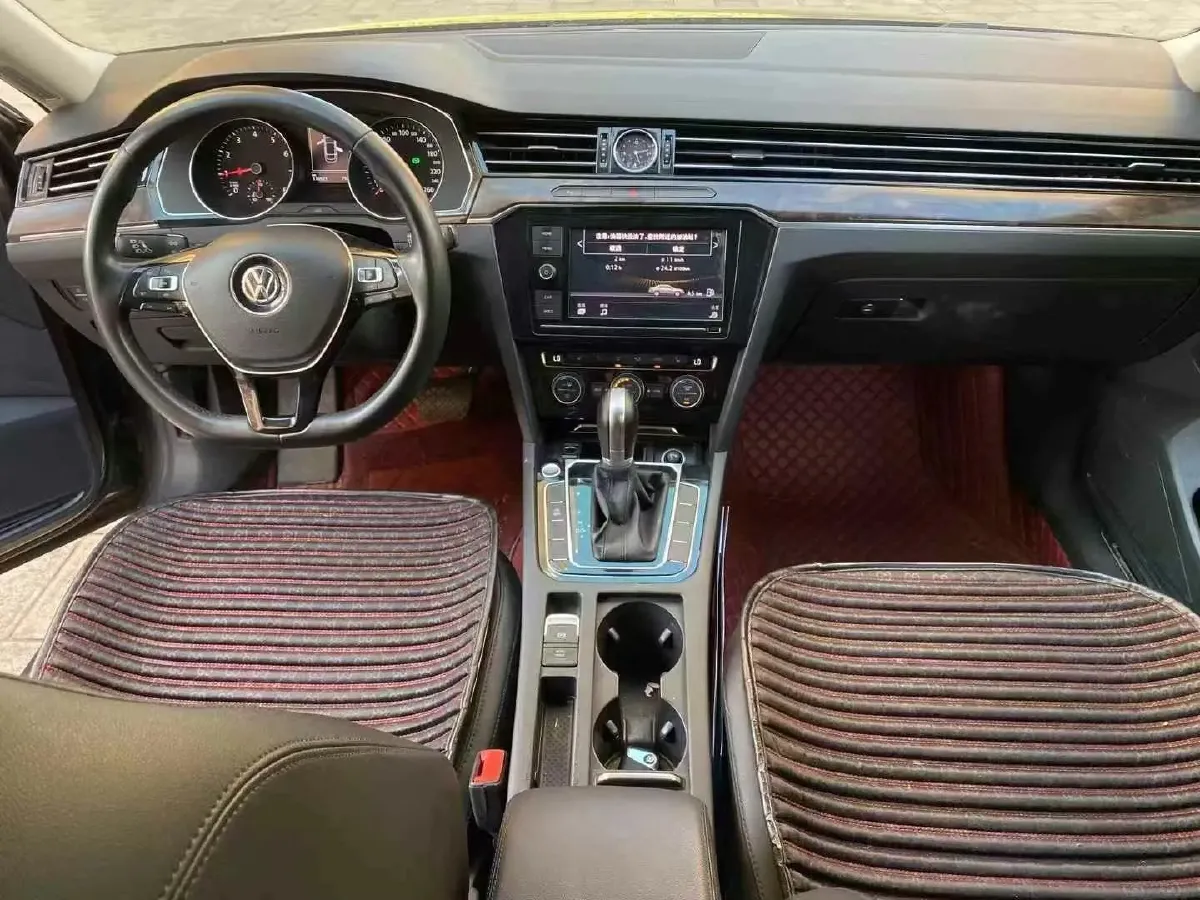 2019 Volkswagen Magotan 2.0T 186HP L4 7DCT,autocango,china used car exporter,china ev exporter,chinese used car exporter,chinese used ev exporter