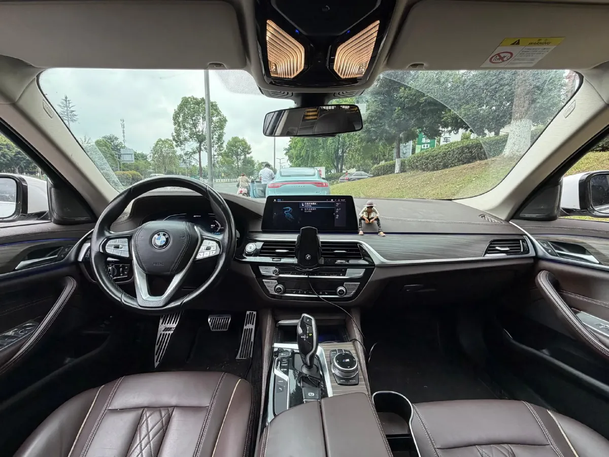 2020 BMW 5 Series 2.0T 184HP L4 8AT PHEV 17.7KWH,autocango,china used car exporter,china ev exporter,chinese used car exporter,chinese used ev exporter