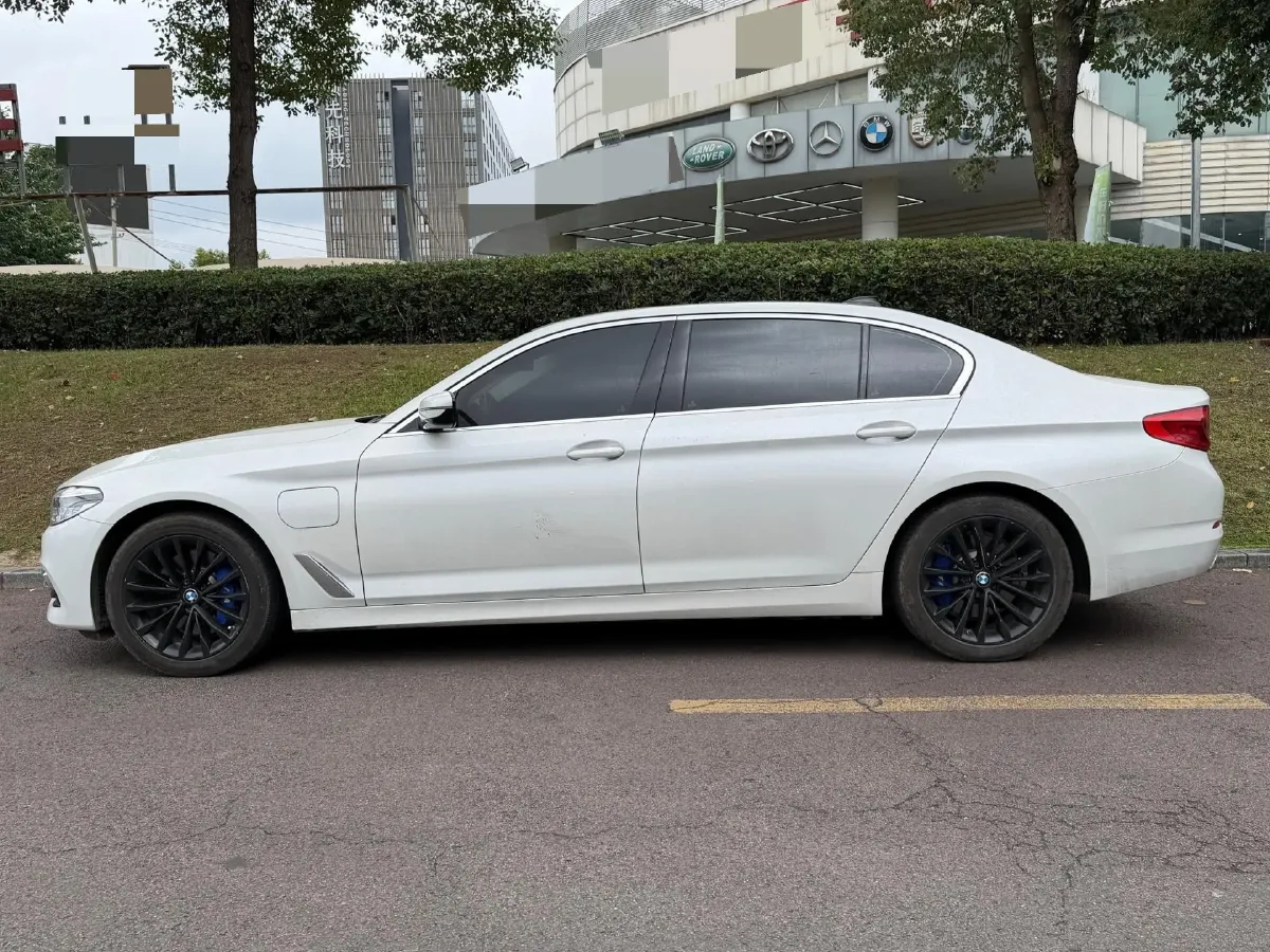 2020 BMW 5 Series 2.0T 184HP L4 8AT PHEV 17.7KWH,autocango,china used car exporter,china ev exporter,chinese used car exporter,chinese used ev exporter