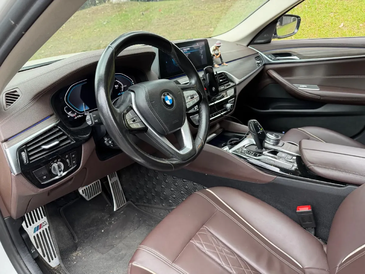2020 BMW 5 Series 2.0T 184HP L4 8AT PHEV 17.7KWH,autocango,china used car exporter,china ev exporter,chinese used car exporter,chinese used ev exporter