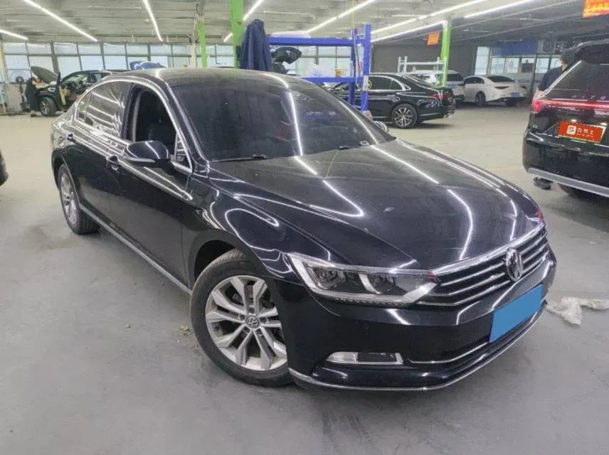 2019 Volkswagen Magotan 2.0T 186HP L4 7DCT,autocango,china used car exporter,china ev exporter,chinese used car exporter,chinese used ev exporter